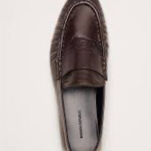 Brand New Banana Republic Women’s Leather Moccasin Loafer 8.5 oak brown sold out